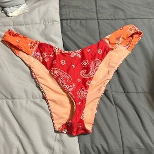 Cheeky bikini bottoms